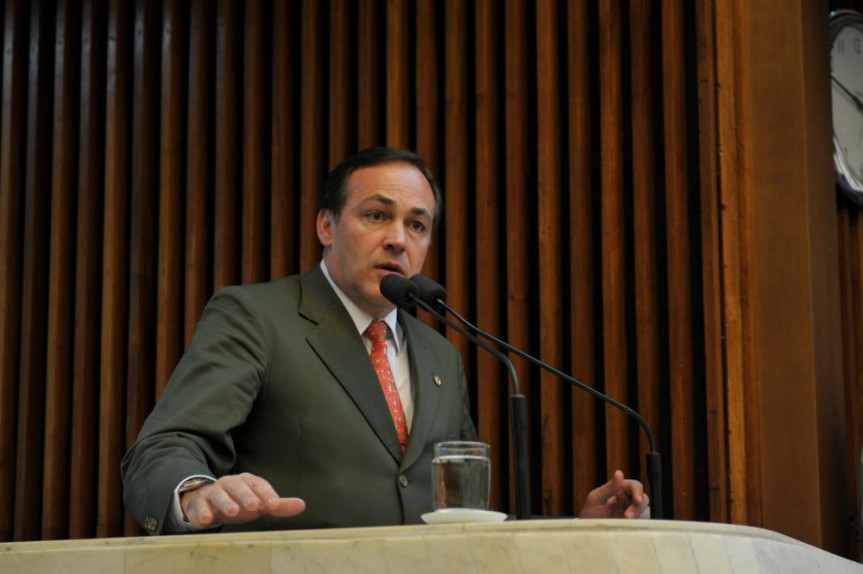 Deputado Stephanes Júnior (PMDB).