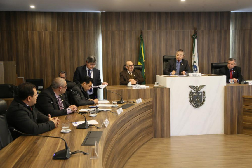 Deputados da Comissão de Segurança Pública se reuniram para a análise do projeto de lei que visa integrar os sistemas de controle de veículos em estacionamentos particulares.