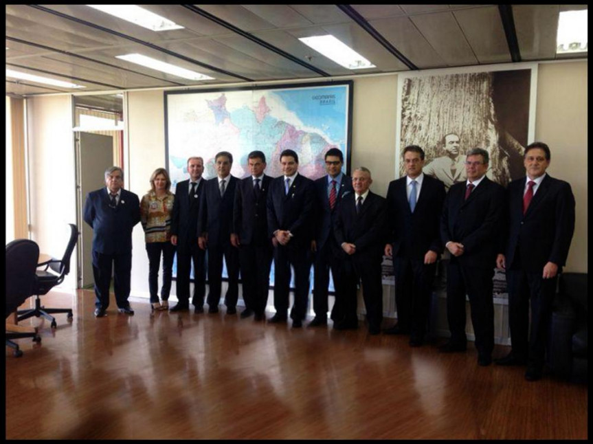 Deputado Plauto Miró e demais autoridade em Brasília.