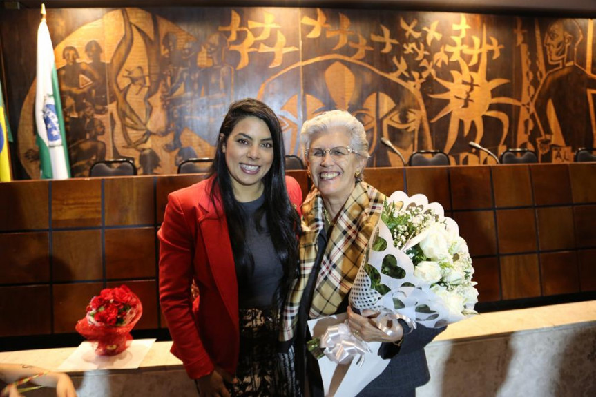 Deputada Claudia Pereira (PSC) ao lado da médica gastroenterologista Lorete Maria da Silva Kotze.