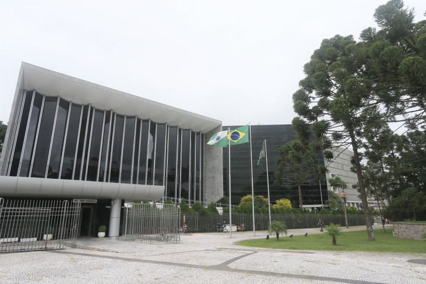 Nesta semana, as sessões plenárias serão realizadas na segunda e terça-feira, com antecipação da reunião de quarta.