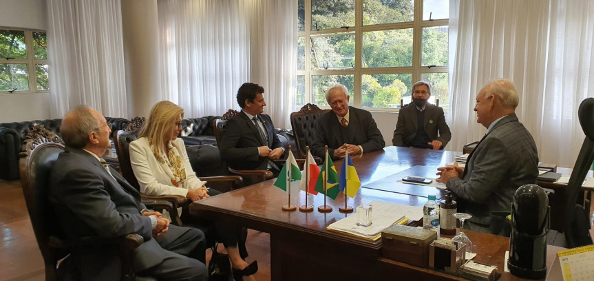 Em visita à Assembleia, Anatoliy Tkach, representante do governo ucraniano no Brasil, agradeceu a solidariedade do Legislativo com a população ucraniana.