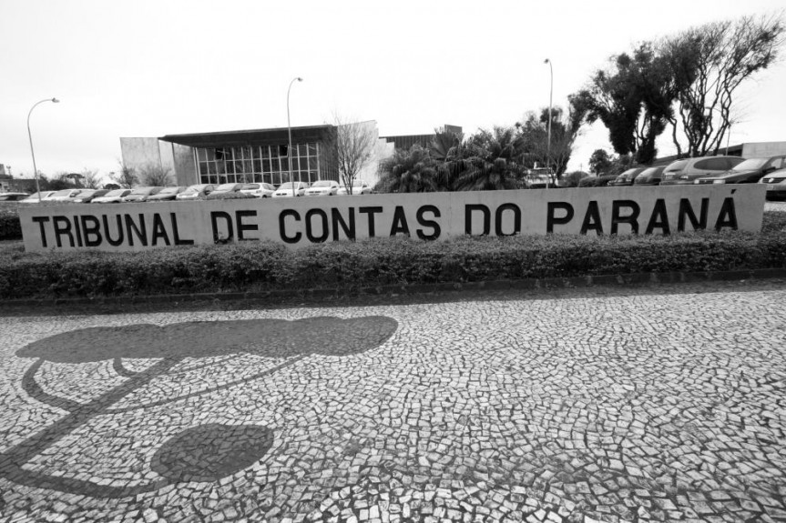 Fachada do Tribunal de Contas do Paraná. 
