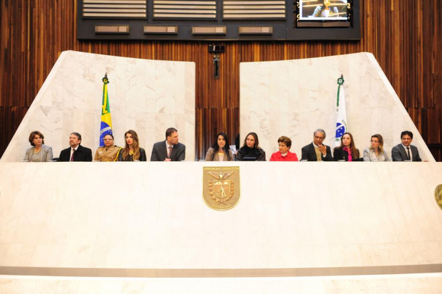 Sessão Solene em homenagem ao Ano da Mulher Advogada.