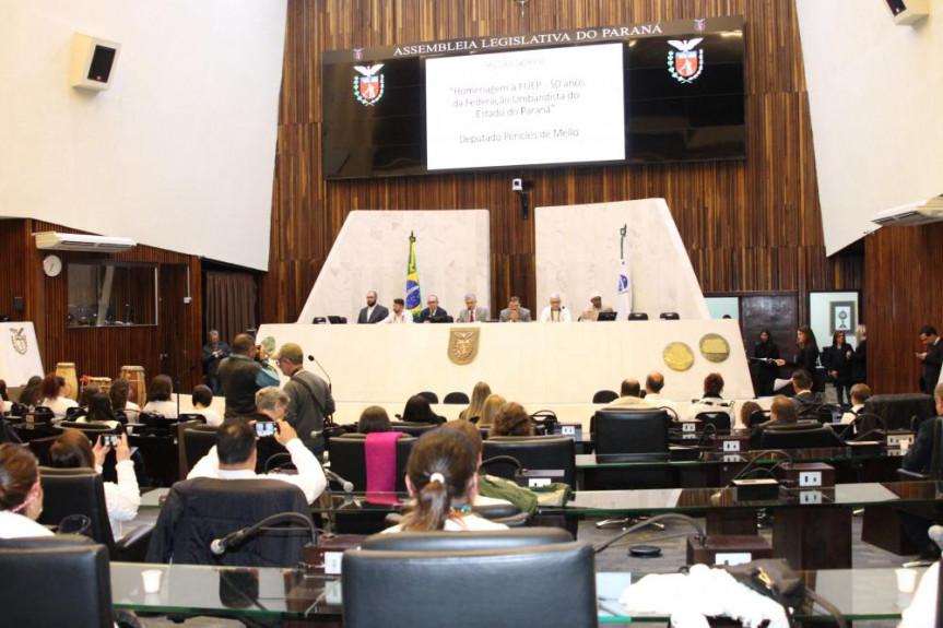  Sessão solene em homenagem aos 50 anos da Federação Umbandista do Estado do Paraná.