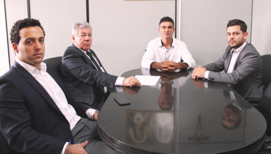Deputado Bernardo Carli (PSDB); deputado Scanavaca (PDT); prefeito de Pontal do Paraná, Edgar Rossi; deputado Tião Medeiros ( PTB).