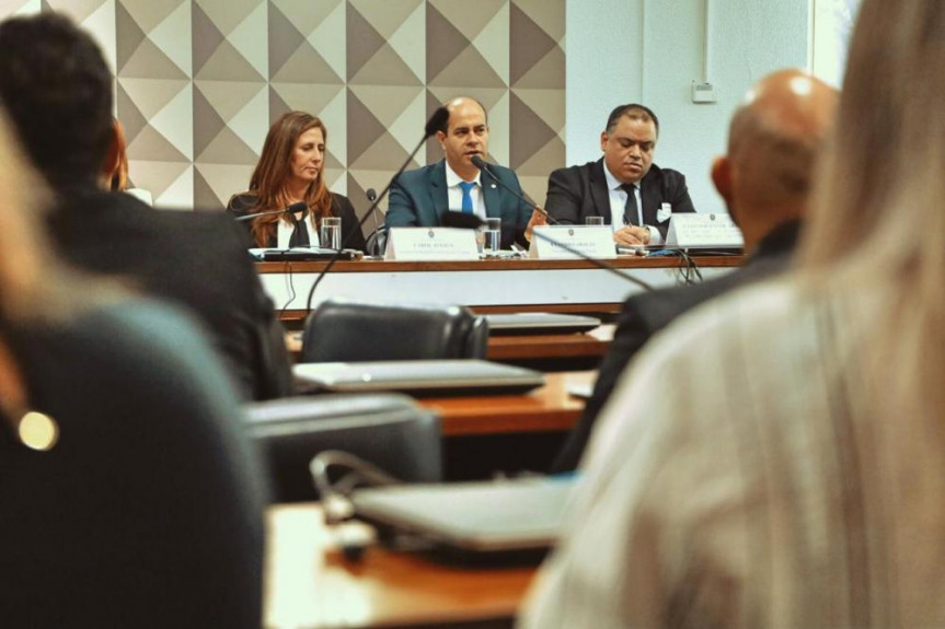 Deputado Evandro Araújo apresenta no Senado Federal a lei paranaense que proibiu o fracking no Paraná.