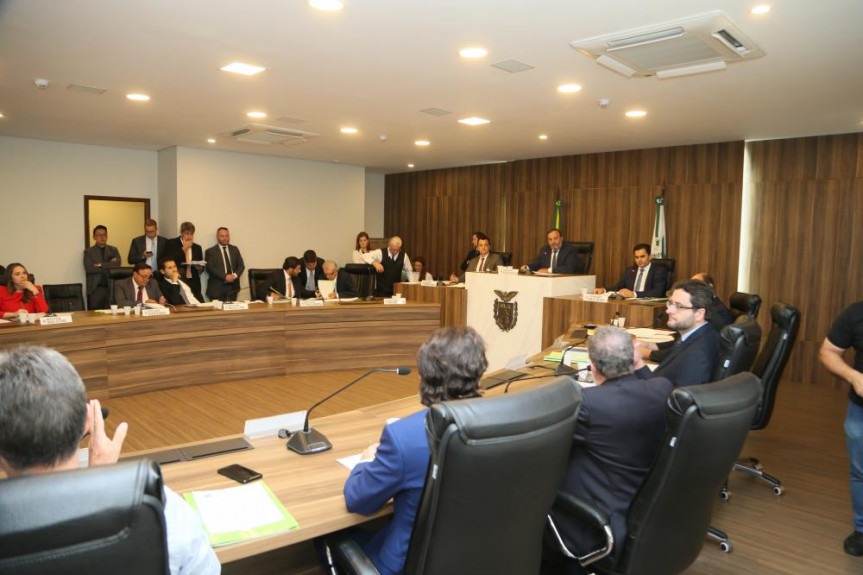 A CCJ faz reunião na terça-feira, e uma extraordinária na quarta-feira (20), além da audiência pública.