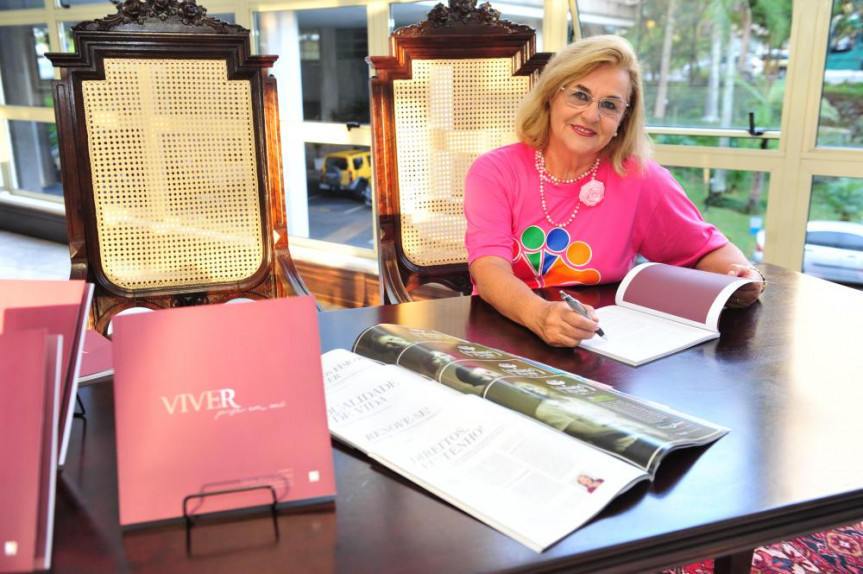 Lançamento do Livro "VIVER pense em você" - Autoria de Tania Mary Gomez.