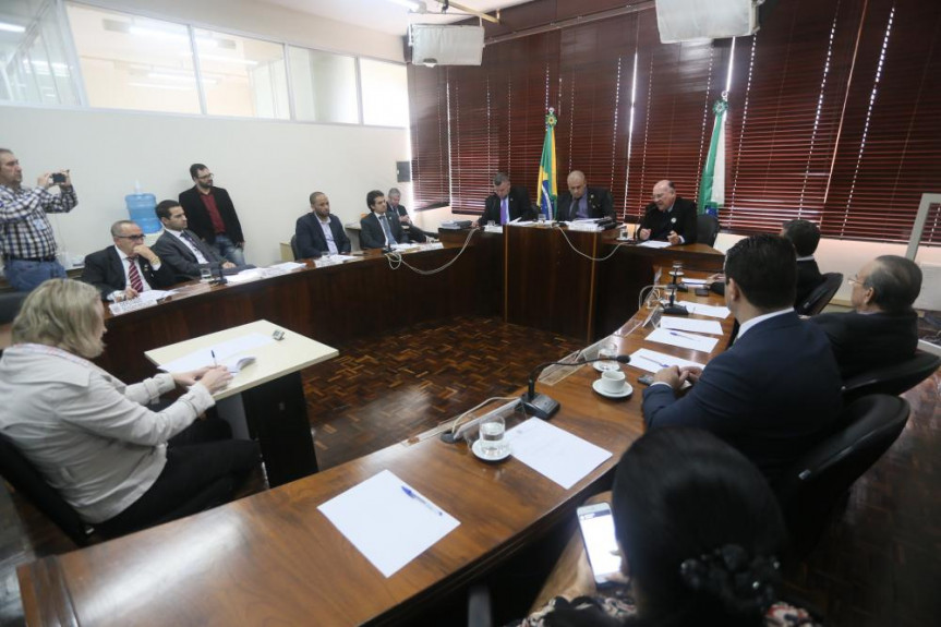 Delegado Benedito Gonçalves Neto falou aos deputados sobre os problemas verificados na manutenção dos veículos.