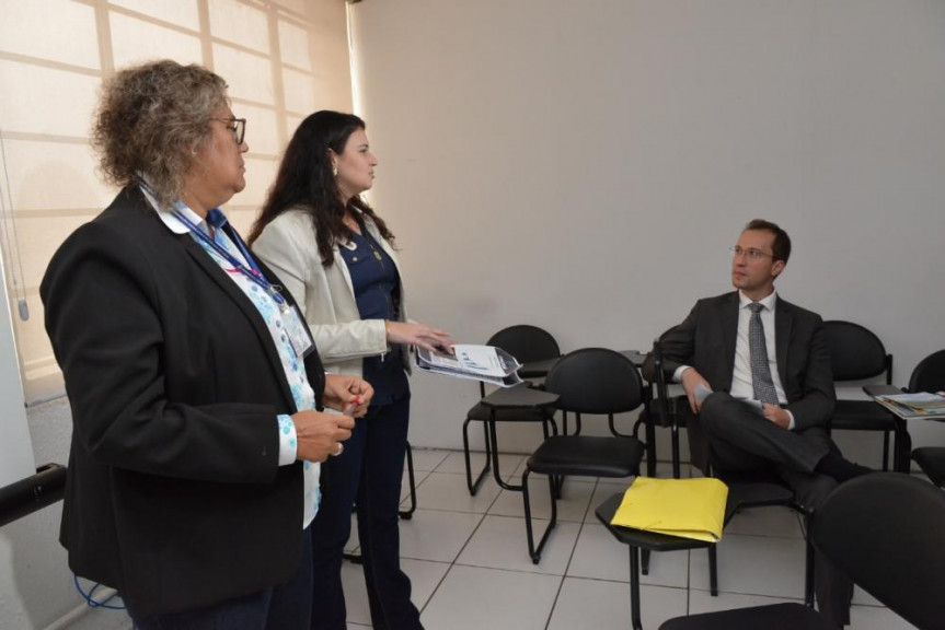 Diretor Legislativo da Alep, Dylliardi Alessi, apresentou para Escola do Legislativo de Goiás as atividades desenvolvidas pela Assembleia do Paraná.