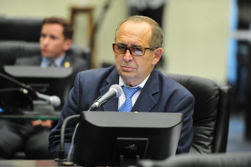 Proposta apresentada pelo deputado Delegado Recalcatti (PSD) na Alep quer limitar o horário de início de jogos de futebol no Paraná.