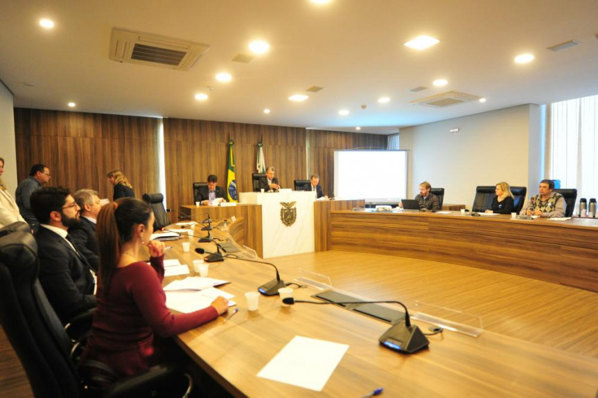 Reunião da Frente Parlamentar em defesa dos atingidos por barragens no Estado do Paraná.