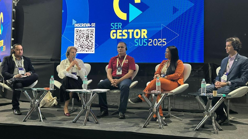 Durante o evento, Márcia foi palestrante em um dos painéis temáticos, que discutiu a integração da Atenção Básica com os demais níveis da rede de serviços do Sistema Único de Saúde (SUS).