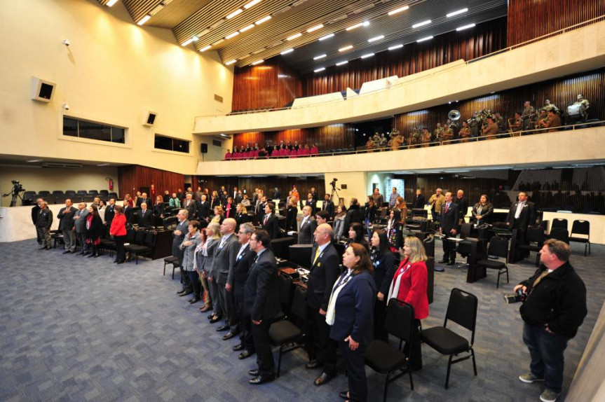 Sessão solene em homenagem ao Distrito 4730 do Rotary Internacional por proposição do deputado Ney Leprevost (PSD).