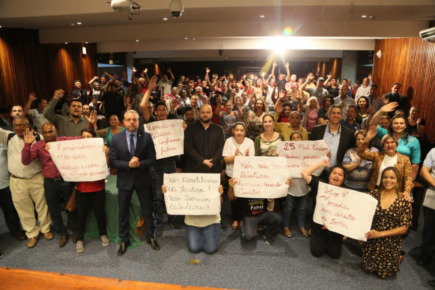 Audiência pública debateu a questão dos imóveis de 10 mil famílias da cidade de São José dos Pinhais.