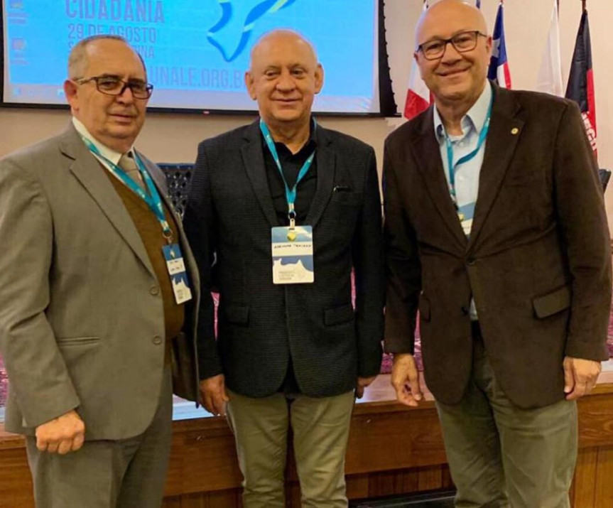 Presidente da Alep, deputado Ademar Traiano, o primeiro secretário, deputado Romanelli,  e o deputado Delegado Recalcatti participam do Seminário Regional de Promoção e Defesa da Cidadania promovido pela Unale.