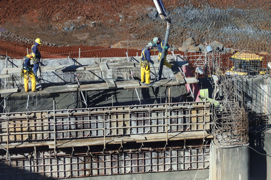 Com mudanças propostas por deputados, videomonitoramento de obras públicas é lei no Paraná