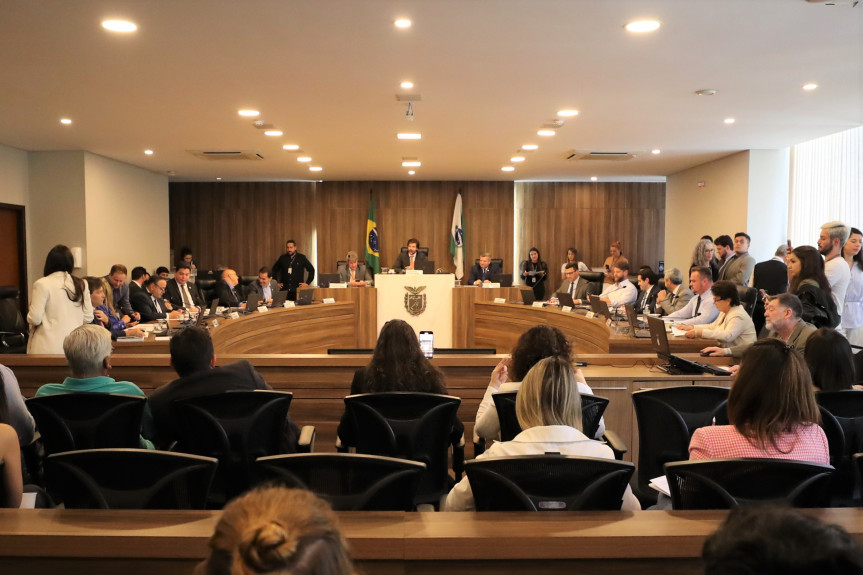 Reunião ocorreu no início da tarde desta terça-feira (22), no Auditório Legislativo.