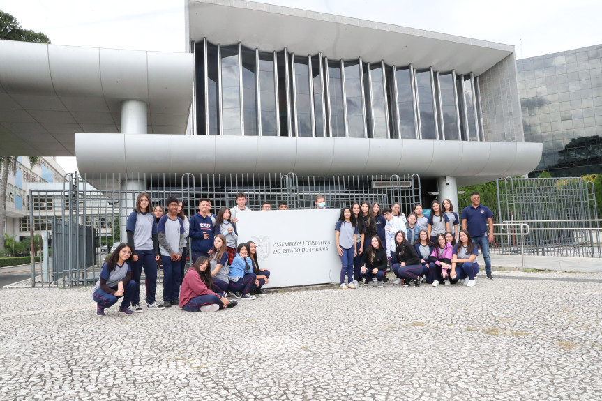 Alunos puderam conhecer as dependências da Assembleia Legislativa.