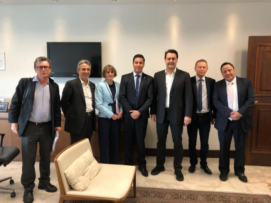 A bancada do Partido dos Trabalhadores na Alep se reuniu com o governador Carlos Massa Ratinho Júnior.