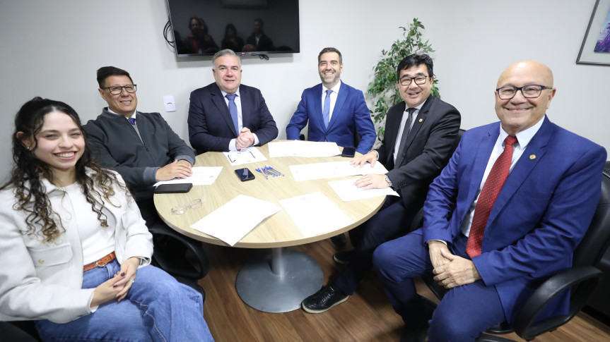 Comissão reuniu-se nesta terça-feira (5).