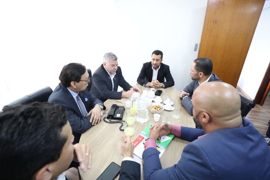 O encontro aconteceu na manhã desta terça-feira (18).