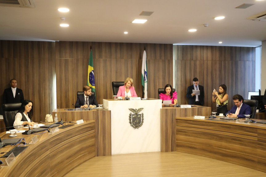 Reunião ocorreu no início da tarde desta segunda-feira (11).