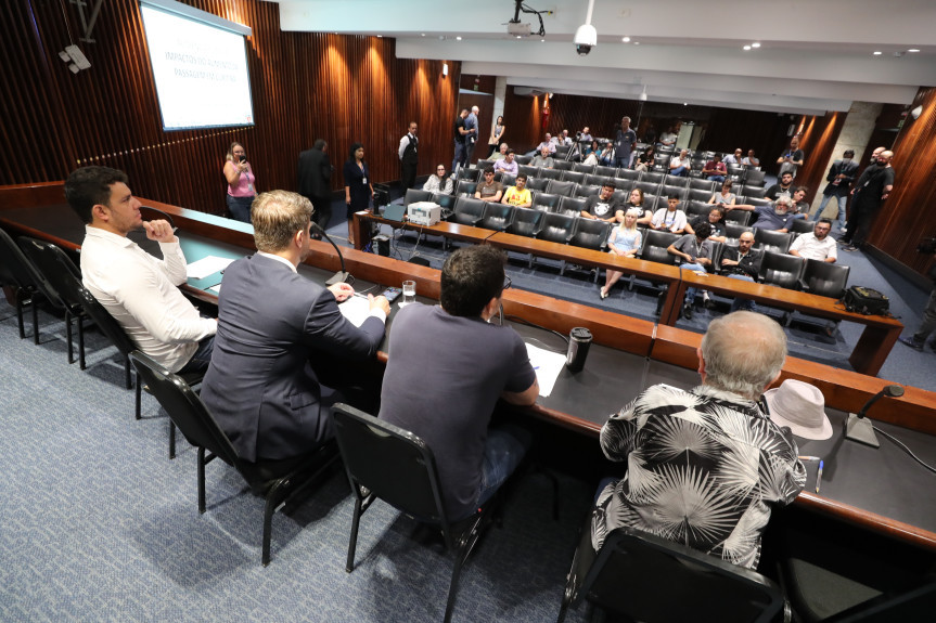 Encontro aconteceu na manhã desta segunda-feira (20), no Plenarinho da Casa.