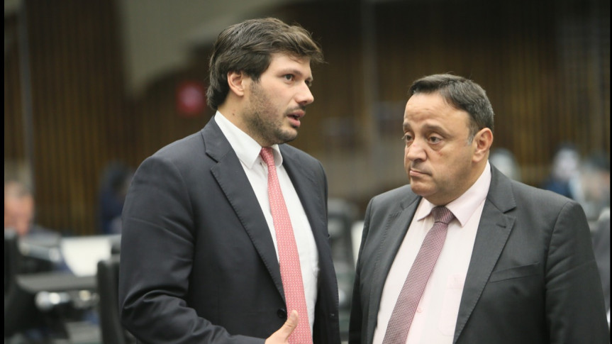 Deputados Tiago Amaral (PSB) e Hussein Bakri (PSD), respectivamente vice-Líder  e líder e do Governo na Assembleia Legislativa do Paraná.