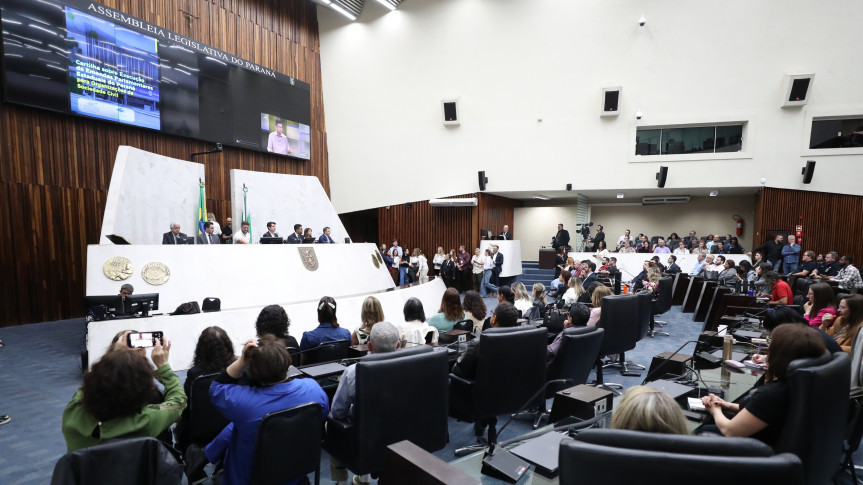 Primeiro dia do Seminário “Emendas Parlamentares – Oportunidades de Financiamento Público” correu na tarde desta quarta-feira (17), no Plenário da Casa.