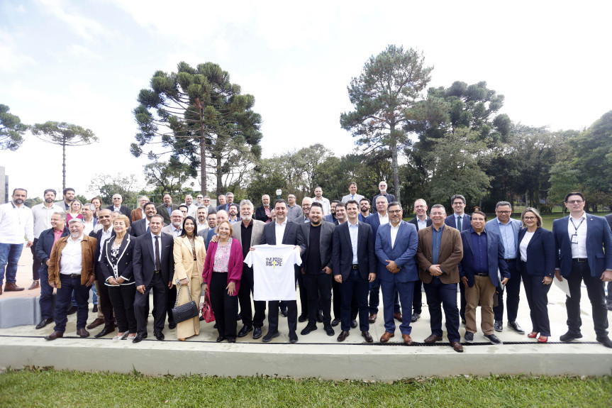 O convite para o evento foi entregue ao governador Carlos Massa Ratinho Junior nesta segunda-feira (24), no Palácio Iguaçu.