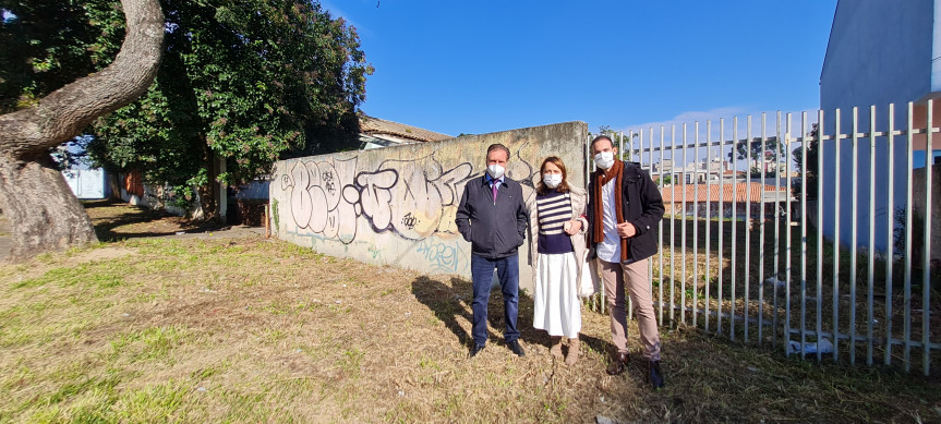 Deputado Ademir Bier e representantes da Secretaria de Comunicação e Cultura visitaram o prédio público que poderá servir para abrigar os artistas.