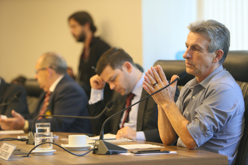 Deputado Tadeu Veneri (PT), líder da Oposição, um dos integrantes da CCJ que pediu vista às matérias que envolvem a reforma da previdência dos servidores estaduais.