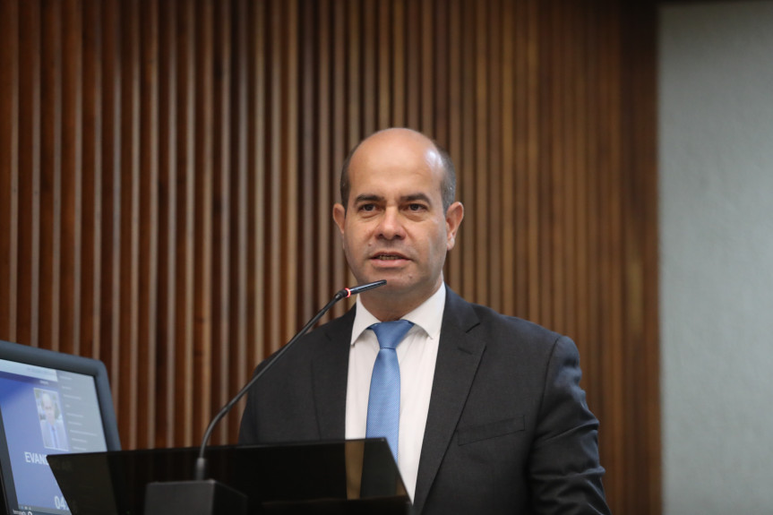 ”São dezenas de propostas legislativas que estamos estudando. Na reunião iremos apresentar, a todos os deputados e interessados no tema, uma proposta inicial de consolidação", afirma o deputado Evandro Araújo.