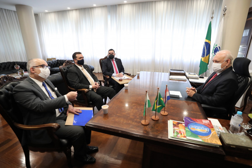 Presidente Traiano se reúne com o embaixador do Paraguai, Juan Ángel Delgadillo