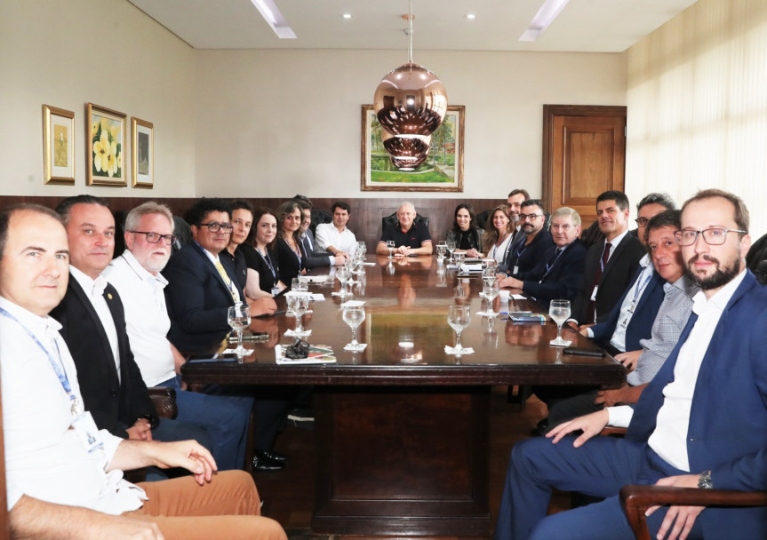 Comissão Executiva realiza primeira reunião com equipe administrativa da Assembleia Legislativa.