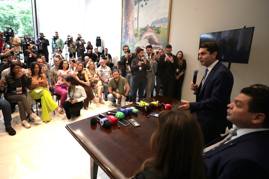 Coletiva de imprensa ocorreu antes da solenidade de posse da nova Mesa Diretora da Assembleia, na tarde desta segunda-feira (3).