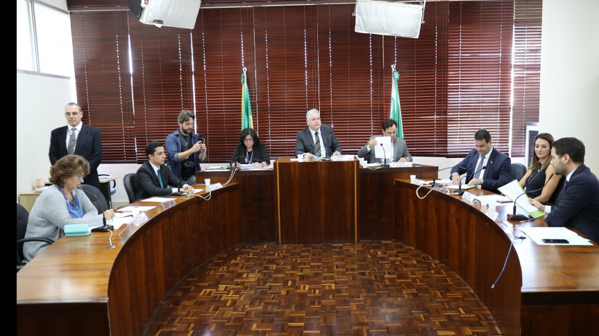 Reunião da Comissão de Esportes da Assembleia Legislativa analisou projetos que celebram times de futebol do interior do Paraná.