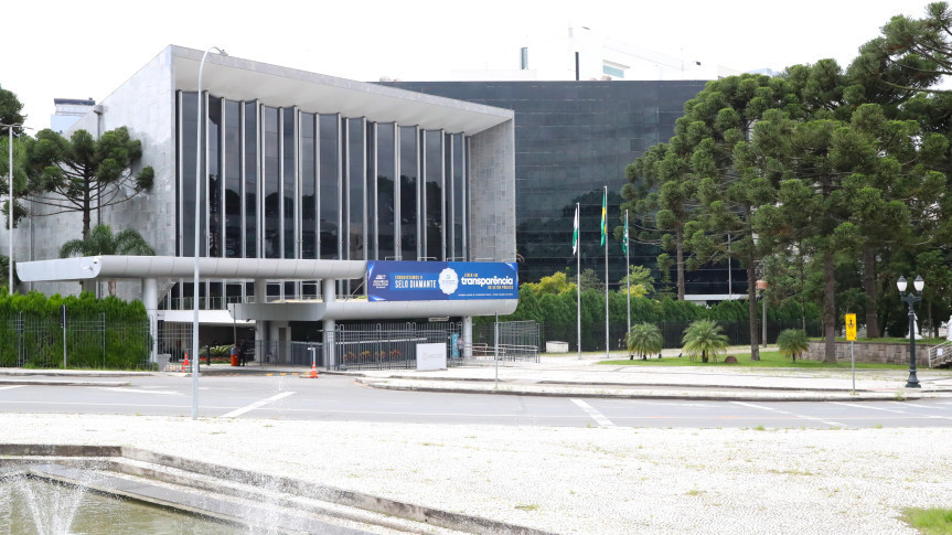 Na pauta da sessão plenária da segunda-feira (13) constam 16 itens.