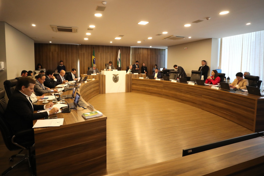 Reunião ocorreu no início da tarde desta terça-feira (21), no Auditório Legislativo.