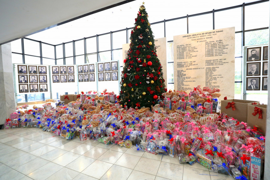 Ação de Natal da Assembleia Legislativa arrecadou 1.100 brinquedos.