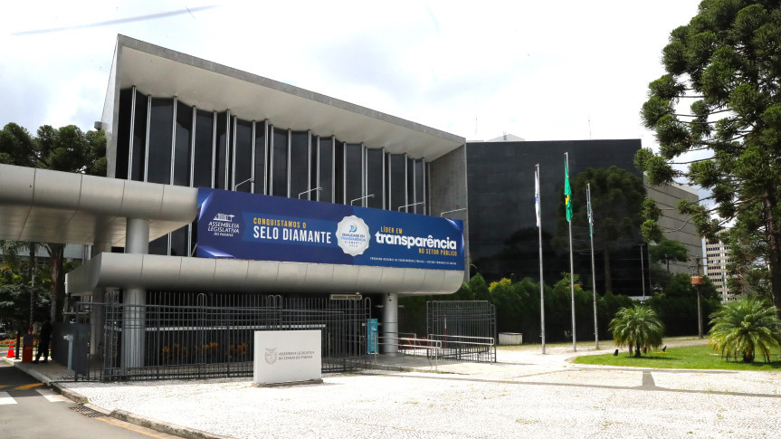 A pauta de votações da sessão plenária de segunda-feira conta com 14 itens.