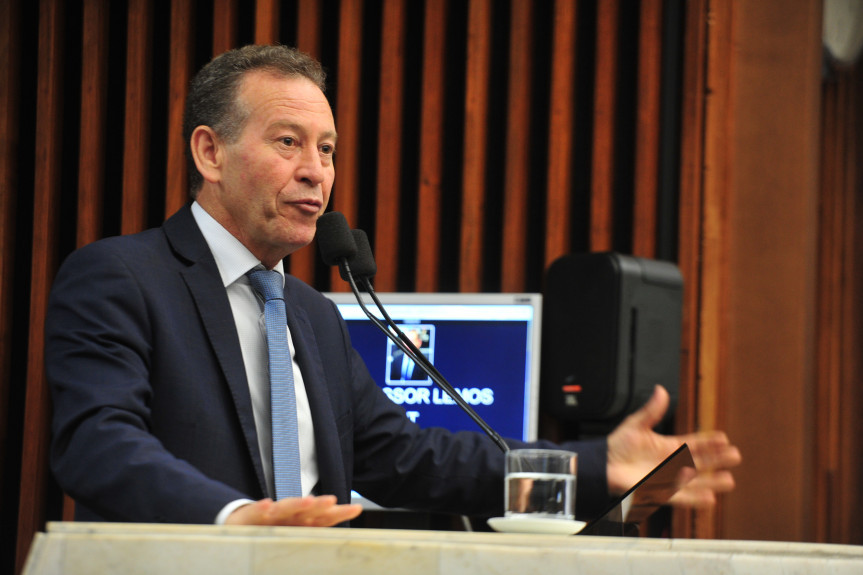 Deputado Professor Lemos (PT) ressalta importância de manutenção de escolas abertas no Paraná