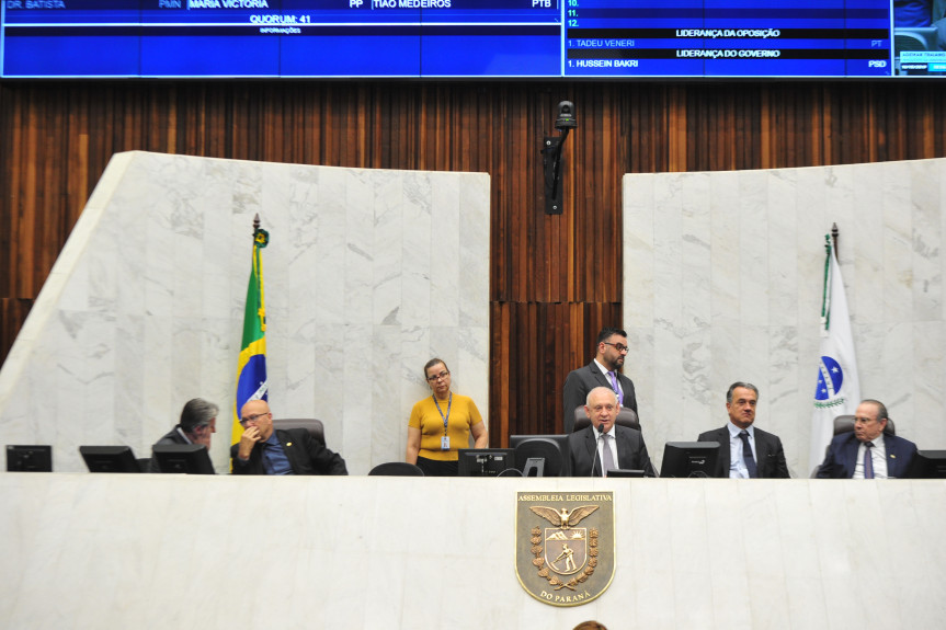 Deputados aprovam projeto que obriga planos de saúde a informar o motivo da negativa de atendimento e também projeto que prevê o atestado médico digital no Paraná.