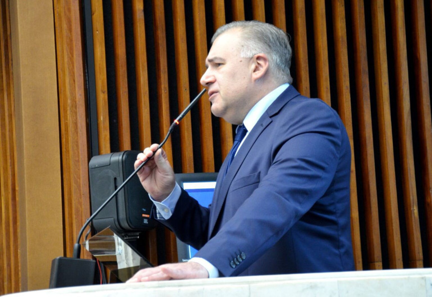 De acordo com o projeto apresentado por Leprevost, o Poder Público deverá promover ações voltadas à gestão de riscos por parte do poder público e a conscientização da sociedade paranaense em relação a prevenção de desastres ambientais.