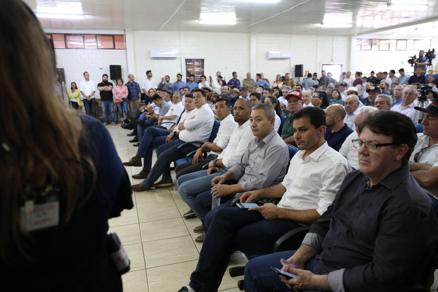 Deputados prestigiam a 32ª edição do Show Rural, em Cascavel.