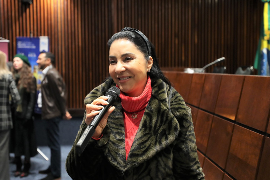 A deputada cantora Mara Lima, que tem 40 anos de ministério e conhece bem a indústria musical religiosa, destaca a importância do reconhecimento desse gênero musical como Patrimônio Cultural do Estado do Paraná: “A música gospel é uma ferramenta cultural muito eficiente de evangelização e divulgação da Palavra de Deus. É uma manifestação cultural legítima e pura expressão de fé e devoção”, disse.