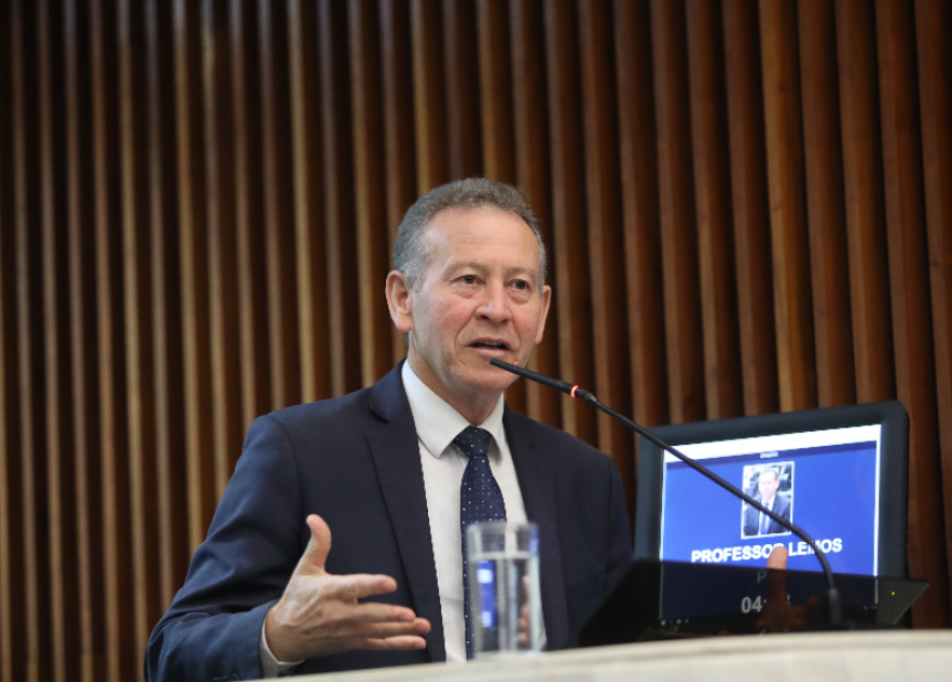 A proliferação de desinformação, notícias falsas e mentiras nas redes sociais em meio à maior tragédia climática que ocorre no Rio Grande do Sul foi tema de pronunciamento do deputado Professor Lemos (PT), líder do Bloco PT-PDT .