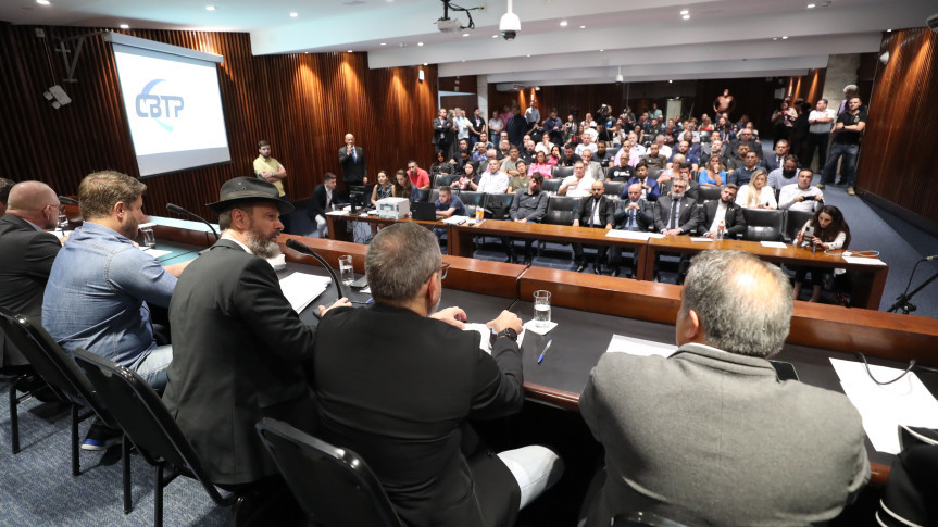 Encontro reuniu parlamentares, entidades ligadas ao segmento e membros da sociedade civil organizada.